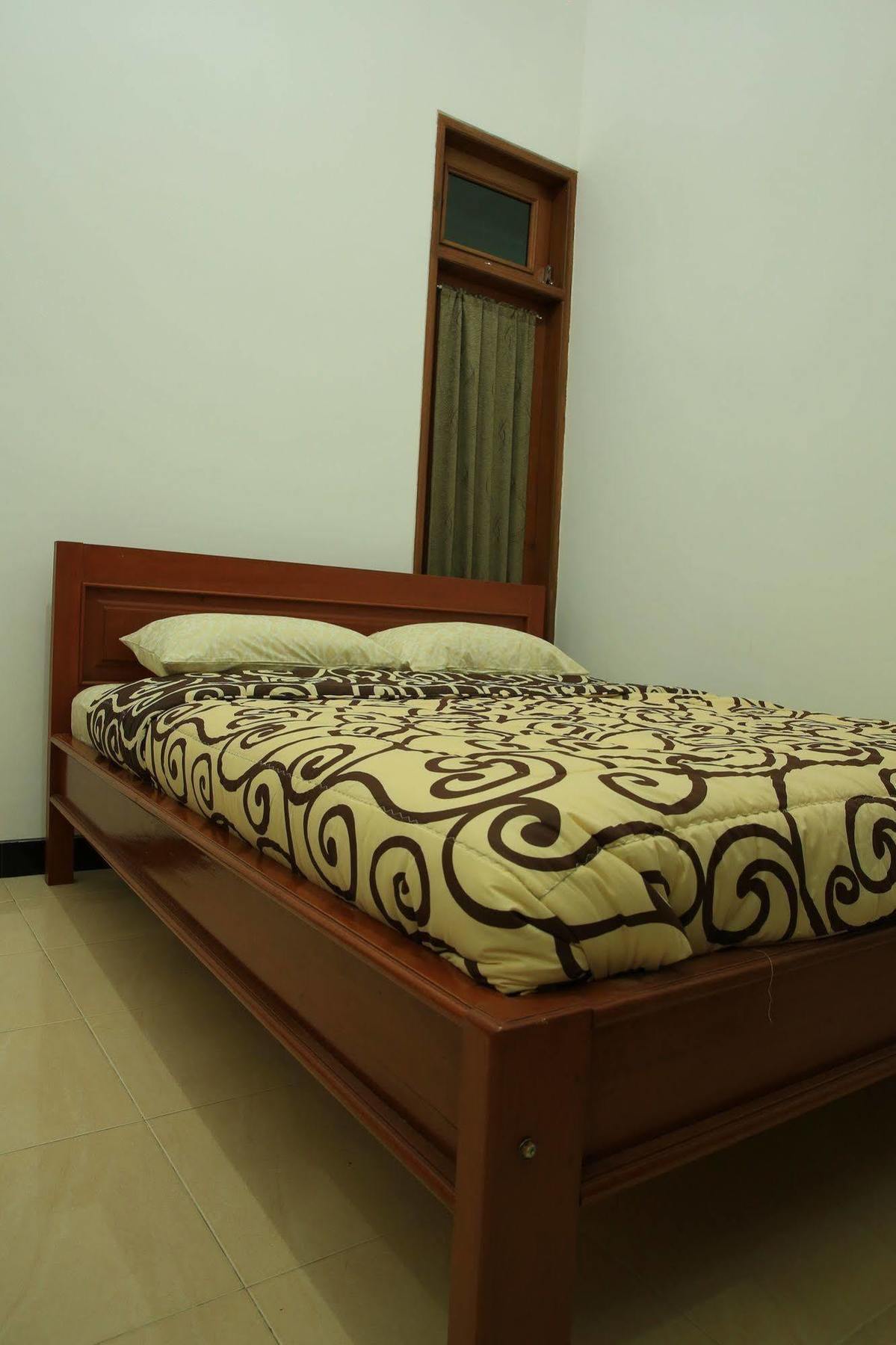 Puri Kusuma Guest House Табанан Экстерьер фото