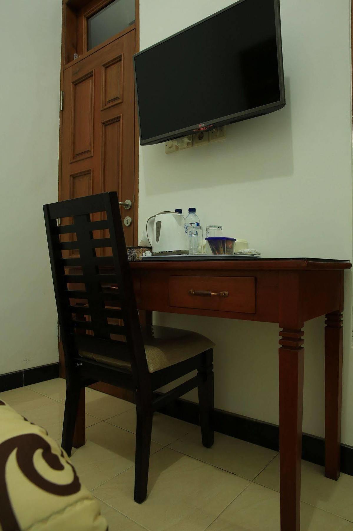 Puri Kusuma Guest House Табанан Экстерьер фото